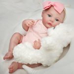 Boneca Bebe Reborn Corpo de Silicone Menina Realista Pintado Original Pode dar banho (Menina Rosa)