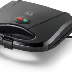 Sanduicheira Minigrill Gourmet 127V com 750W Chapa Dupla e com Revestimento Antiaderente Preta Multilaser - CE043