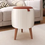1755448756_Puff-Moises-Luxo-Redondo-Pes-PVC-Tecido-Confortavel-Off-White
