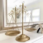 1759246399_Chez-JuJu-Torre-de-joias-vintage-de-Libra-Balanca