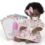 1762652113_Boneca-Reborn-Negra-Silicone-Realista-13-Itens-Pode-Banho