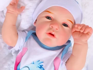 1763074584_Boneca-Bebe-Reborn-Realista-em-Silicone-Menino-Roupa-Stitch-Azul